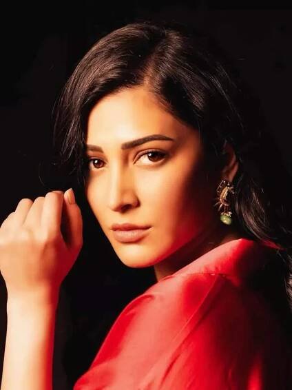 Shruti Haasan’s Timeless Obsession with Red and Black Ensembles