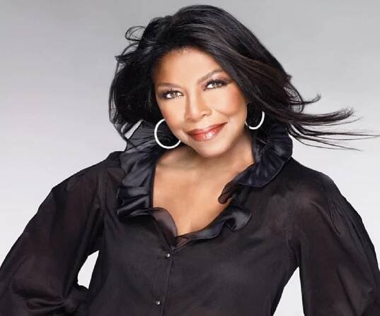 Natalie Cole Biography - Facts, Childhood, Family Life & Achievements of Singer
