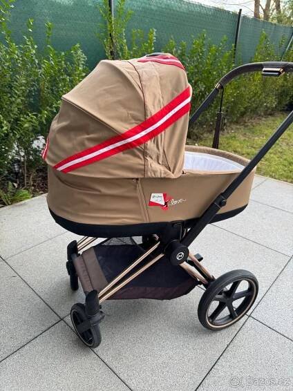 Kočárek a autosedačka cybex priam - Praha 1