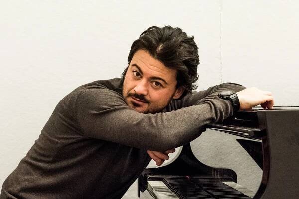 For a Daredevil Tenor, Opera Is a Lifelong Thrill