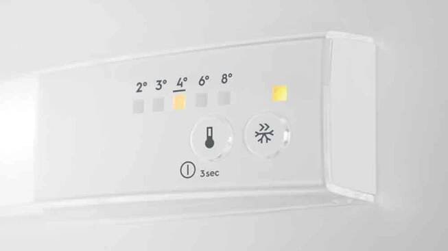 Elektronické ovládání vestavné chladničky s mrazicí přihrádkou AEG OSF6I82EF_03