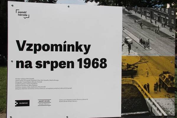 FOTO: Srpen 1968 připomíná v Olomouci výstava, v pátek proběhne pietní akt