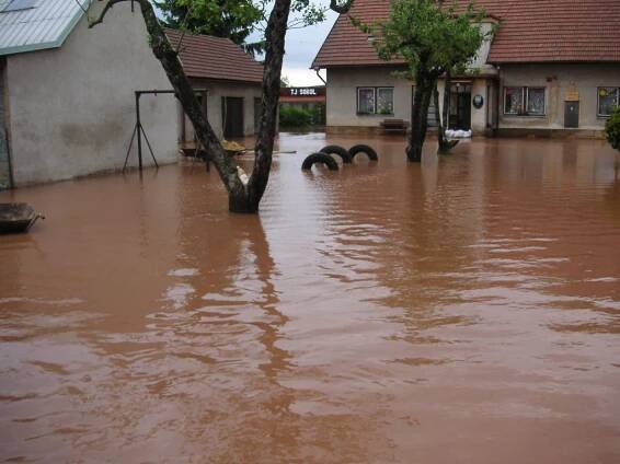 povodeň - 2.6.2013 - povodeň - 2.6.2013 - Oficiální stránky Obce Chomutice