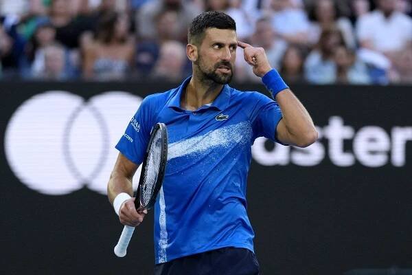 Australian Open - Novak Djokovič vyradil Tomáša Macháča