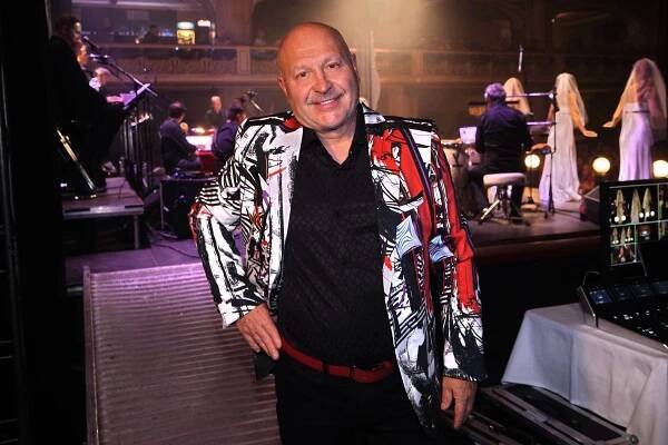 Michal David měl autonehodu: Jsem v pořádku, jsou to jen plechy, ozval se po bouračce