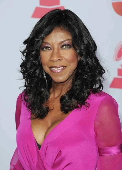Natalie Cole with Shoulder Length Waves