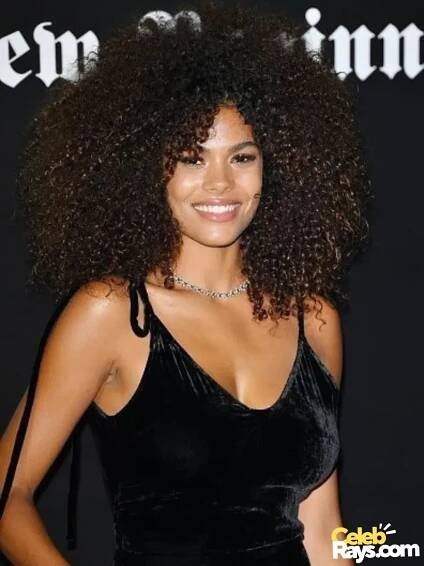 Tina Kunakey biography