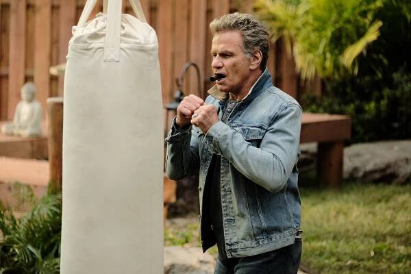 Cobra Kai - Klid před bouří (S02E07) (2019)