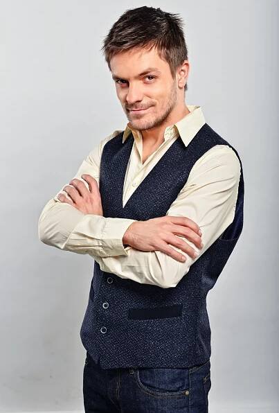 Tenhle urostlý herec dostal další seriálovou roli: Nahradil nemocného Mádla