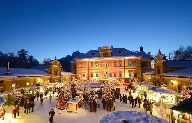 Trh u zámku Hellbrunn