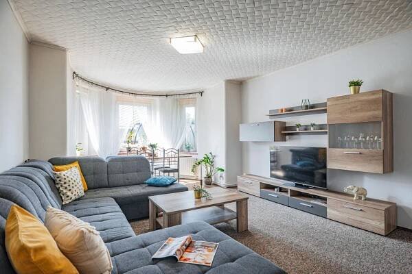 Byt 4+kk 98 m2 se zahradou a vlastní garáží, Zdice | Ing. Tereza Vlčková, realitní makléřka