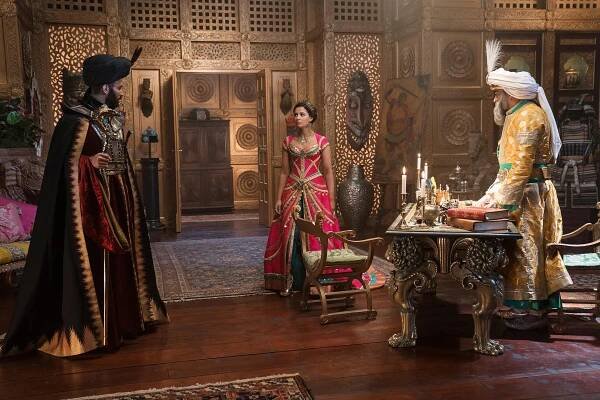Navid Negahban, Marwan Kenzari, and Naomi Scott in Aladin (2019)