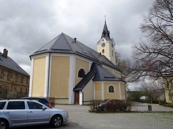 Soubor:Horní Benešov, kostel (1).jpg – Wikipedie