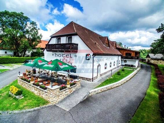 PRODEJ ZAVEDENÉHO HOTELU NA ŠUMAVĚ | Prodej stylového hotelu na Šumavě