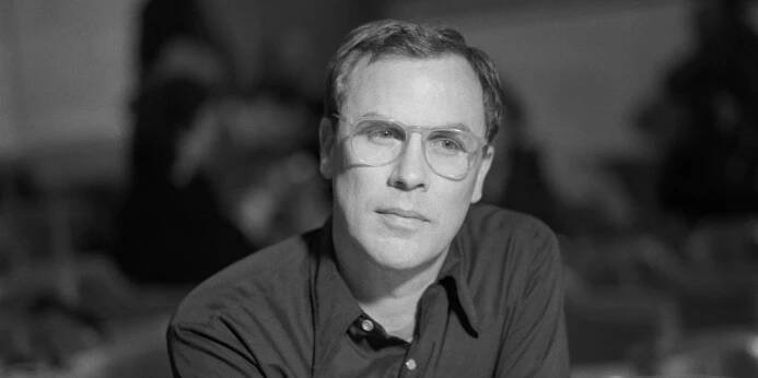 Robert Wilson wearing glasses