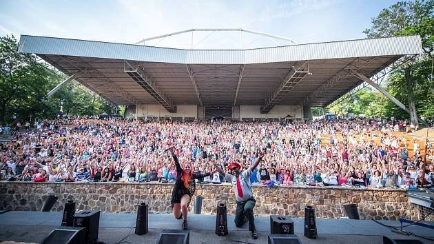Devadesátky táhnou i v muzice. Do Ústí přijede Rednex nebo Mr. President
