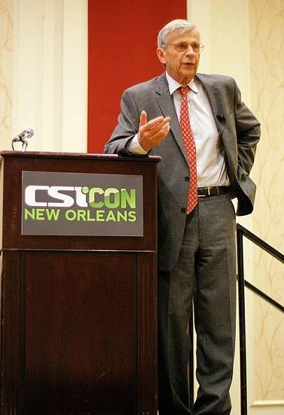 William Bruce Davis – Wikipedia