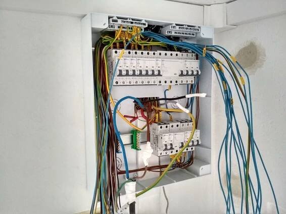Rekonstrukce elektroinstalace v panelovém bytě - New Home Invest