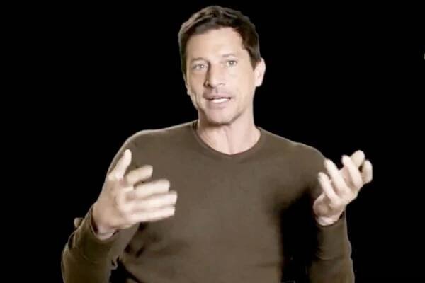 Simon Rex