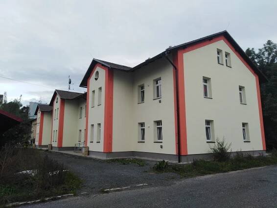 ColoraTovárna Colora v Železném BroděColora – Dotace oprav dům po babičce