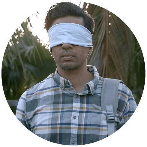 Gulshan Devaiah as Nakul in Afsos