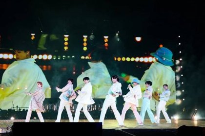 BTS Permission to Dance on Stage - Seoul: Live Viewing (2022) | Galerie - Z filmu | ČSFD.cz