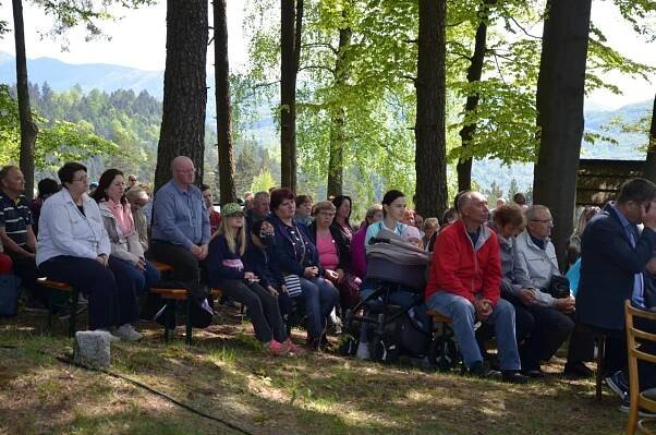 Slavnostní mše svatá ke kapli sv. Huberta a sv. Josefa - Oficiální stránky obce Valašská Senice