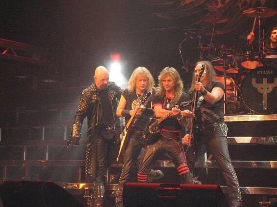 Súbor:Judas Priest Retribution 2005 Tour.jpg – Wikipédia