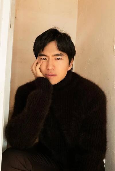 Lee Jin-Wook-1981-p1.jpg