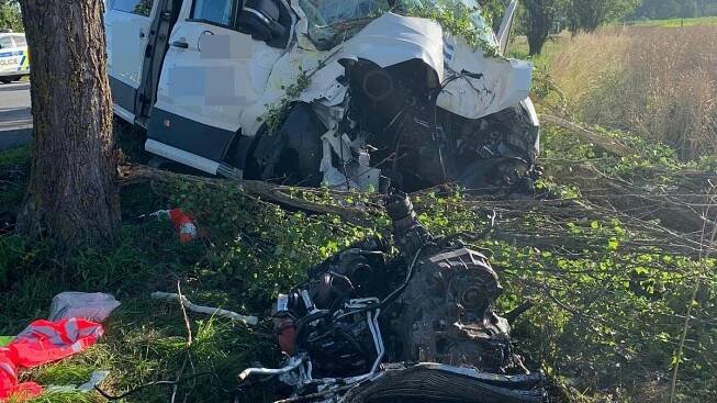 Nedaleko obce Brusy na Strakonicku zasahovaly složky IZS u dopravní nehody, automobil narazil...