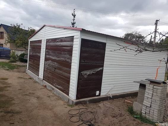 Plechová garáž 7x6m - bílá/hnědá 1