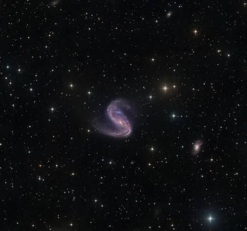 Cobra and Mouse (NGC 2442, 2443)