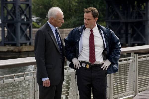Ve službách FBI - Kniha hodin - Z filmu - James Rebhorn, Tim DeKay