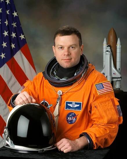 Official Portrait of Astronaut James Kelly.