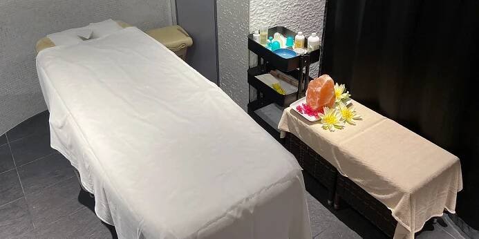 Masáže ve Wellness Avalon Plzeň - masáže pro jednotlivce i páry vč. nahřátí ve veřejném wellness
