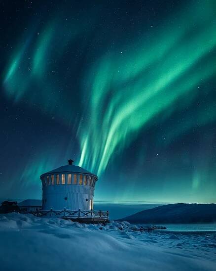 Nocturnal observation post at Tranøybotn, Southern Senja © Norwegian Wild