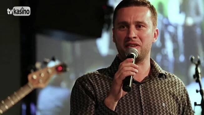 Kortina: Kade chodím, tade pijem