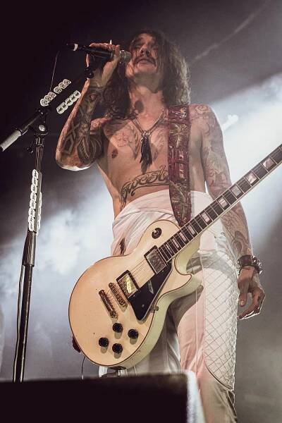 Left Handed Guitars - Justin Hawkins Gibson Les Paul Custom in White