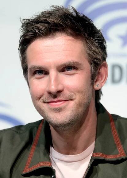 Dan Stevens – Wikipedia