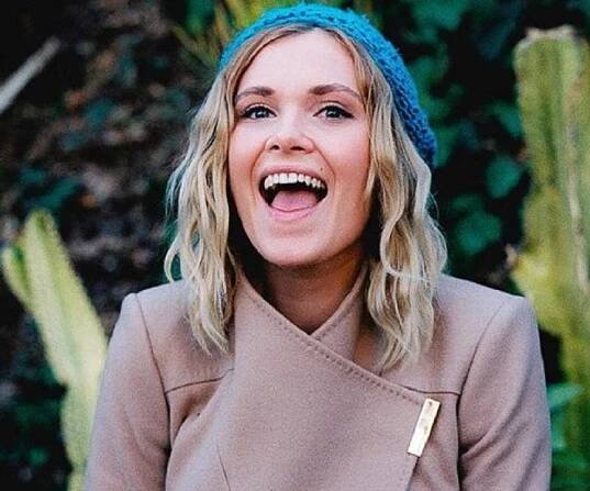 Eliza Taylor - Bio, Facts, Family Life of Australian Actress