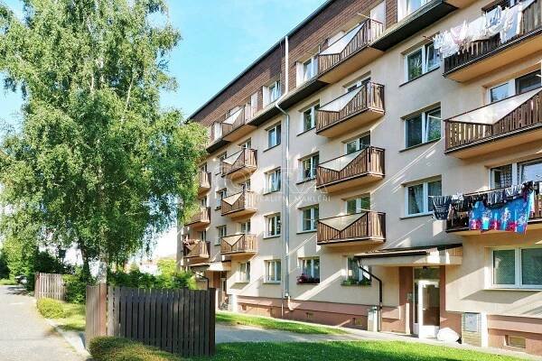 Prodej bytu 3+1, 63 m2, Milovice, osobní vlastnictví, po rekonstrukci, sklep – QARA