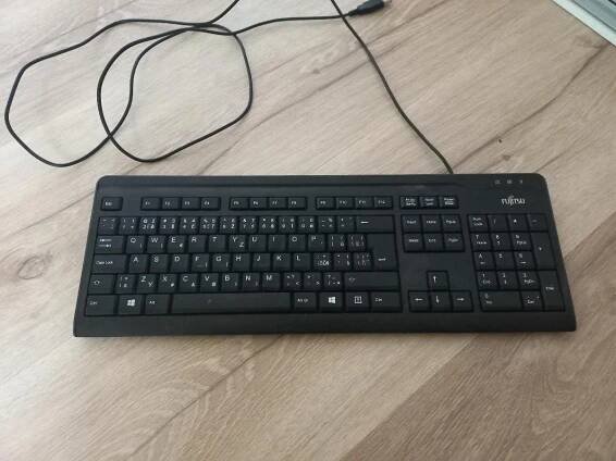 Klávesnice Fujitsu - Vstupní zařízení k PC