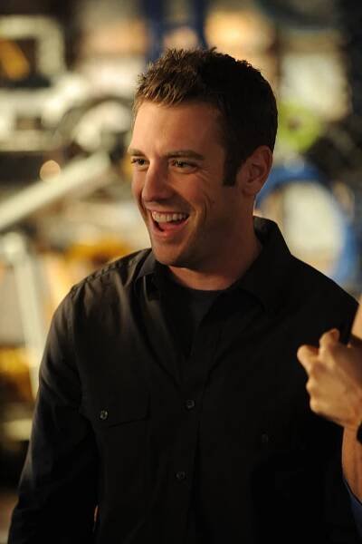 Breaking In - Season 2 - The Contra Club - Z filmu - Bret Harrison