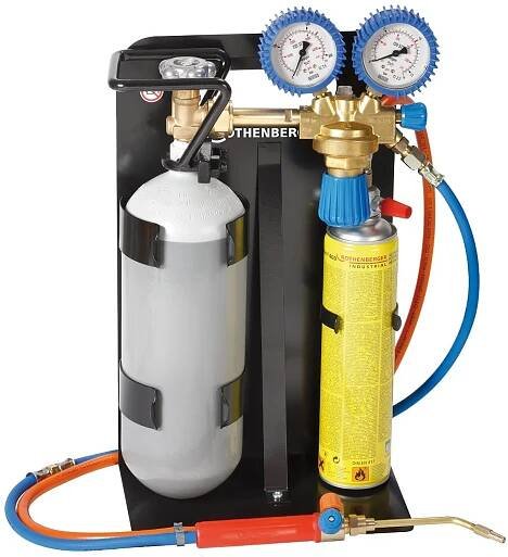 Pro domácí svařování plamenem je ideální malý autogen rothenberger roxy 400l (14 000 Kč)