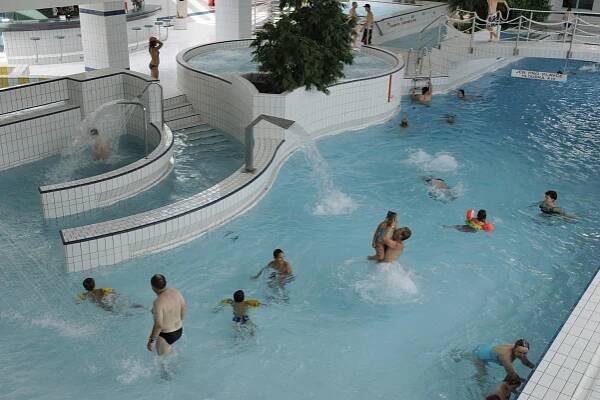 Městské lázně - Aquacentrum - sportovní zařízení - Hradec Králové