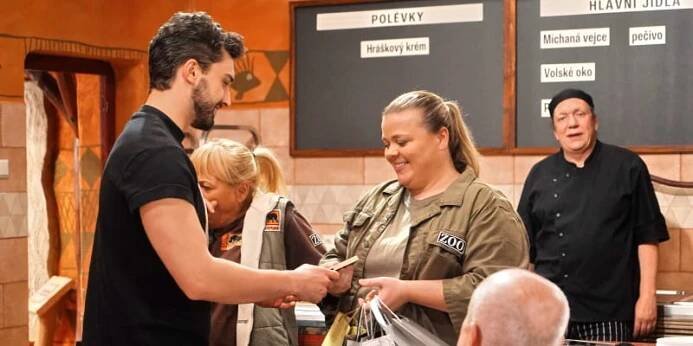Lucie Polišenská se coby Eliška loučí. 