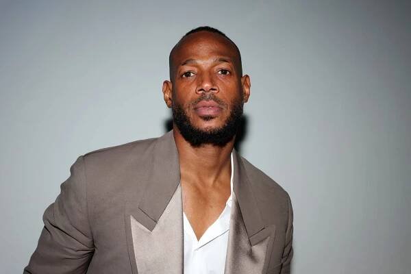 Marlon Wayans Poses for Pride: ‘I Show My Support’