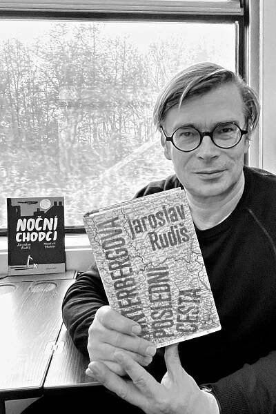 ROZHOVOR SE SPISOVATELEM JAROSLAVEM RUDIŠEM NEJEN O TURNOVĚ, LITERATUŘE A ŽELEZNICI - Turnovsko v akci
