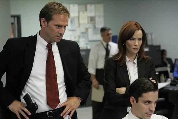 24 hodin - Day 7: 8:00 a.m.-9:00 a.m. - Z filmu - Jeffrey Nordling, Annie Wersching, Rhys Coiro