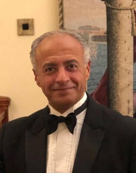 Khaled M. Ismail — Centrum pánevního dna